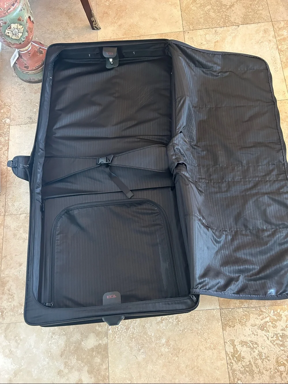 TUMI Alpha 2 22036DH Wheeled Garment Bag Black Nylon Rolling Suit Carrier